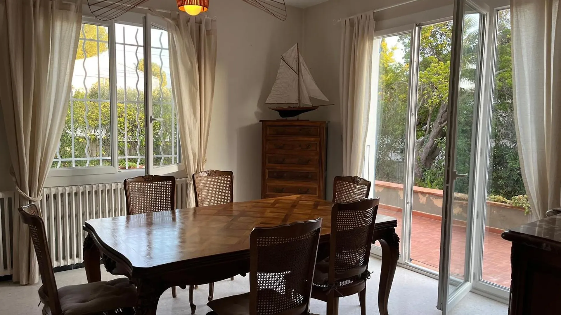 Agreable Maison Proche Plage Dans Quartier Residentiel Classee 3 Etoiles Oft Sanary-sur-Mer Francie