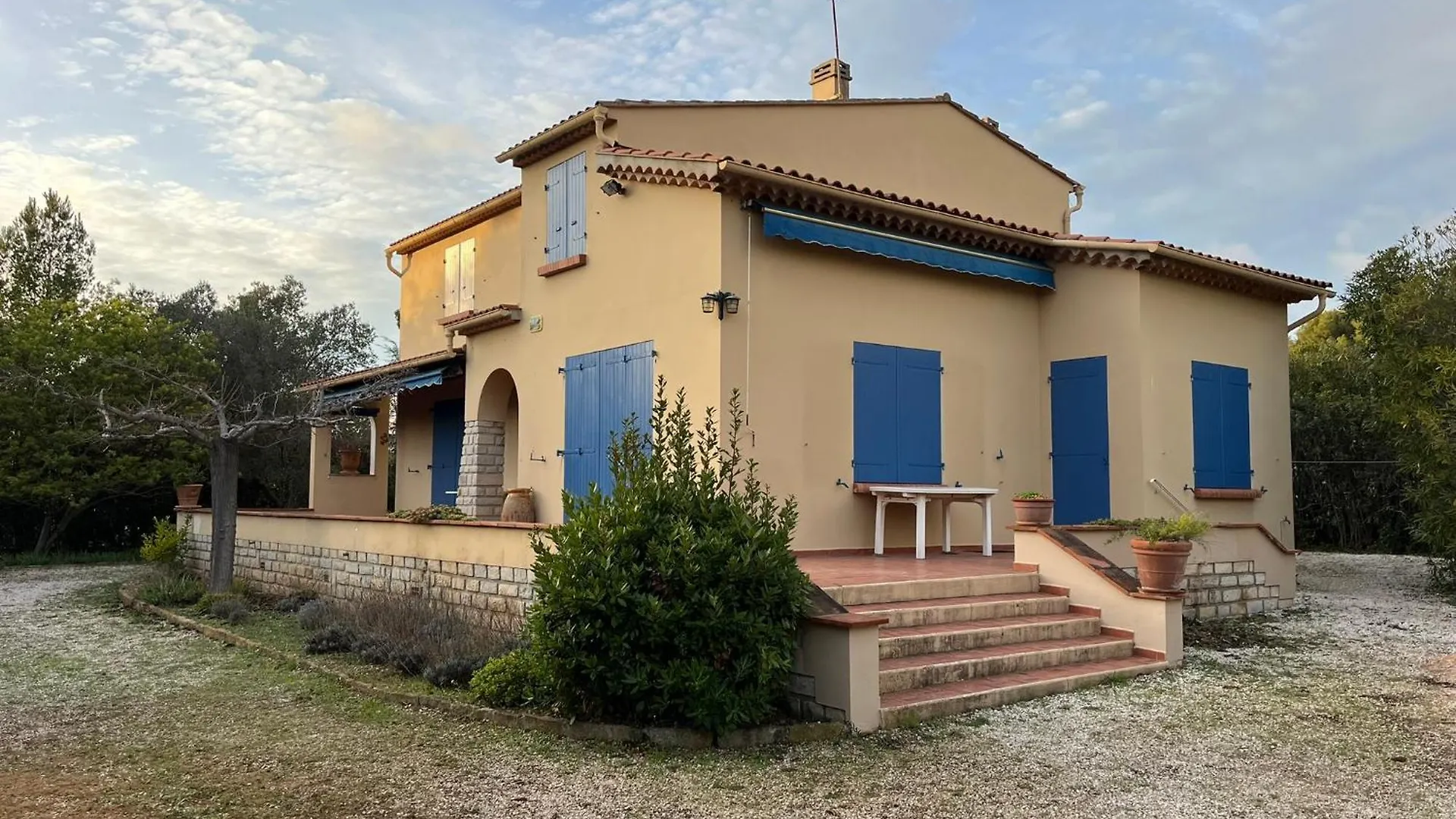 Vila Agreable Maison Proche Plage Dans Quartier Residentiel Classee 3 Etoiles Oft Sanary-sur-Mer